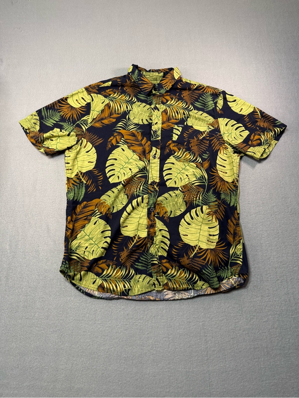The Matix Men L Short Sleeve Woven Cotton Button-Up shirt in Tropical Floral des